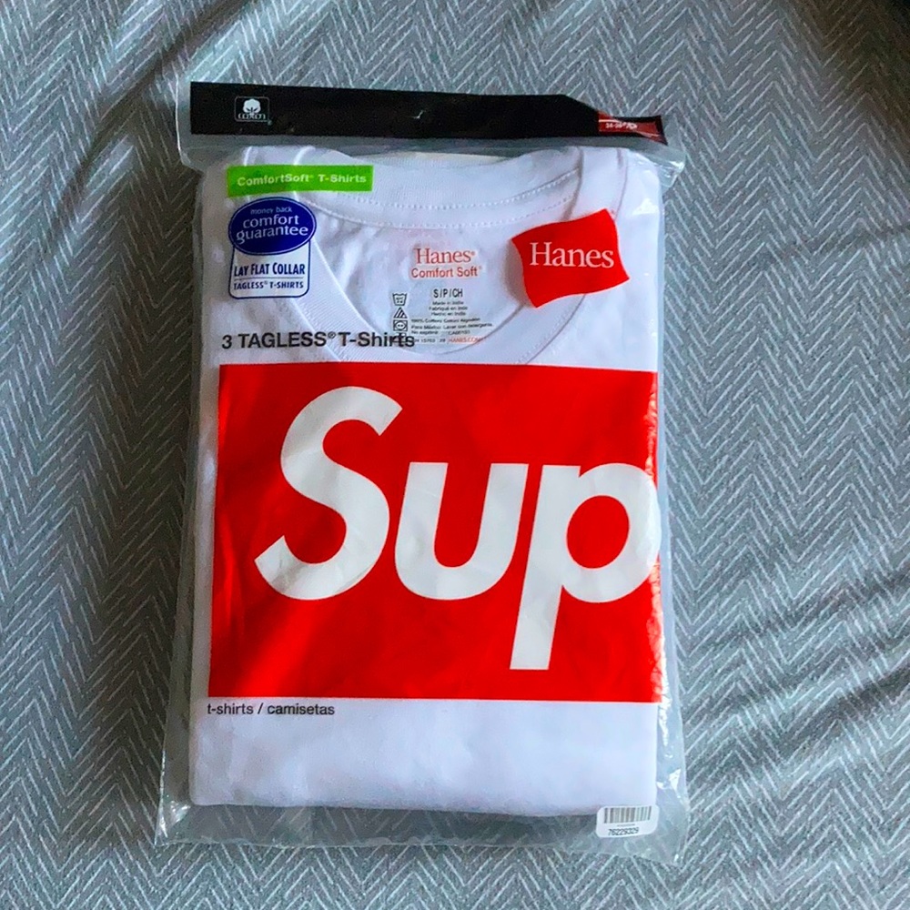 ❌SOLD! (Stock X)❌ Supreme Hanes 3-pack T-shirts!
